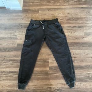 Black figs scrub bottoms